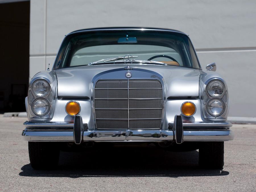  Mercedes-Benz 300 SE Coupe 1962 года  (фото 9 из 13)